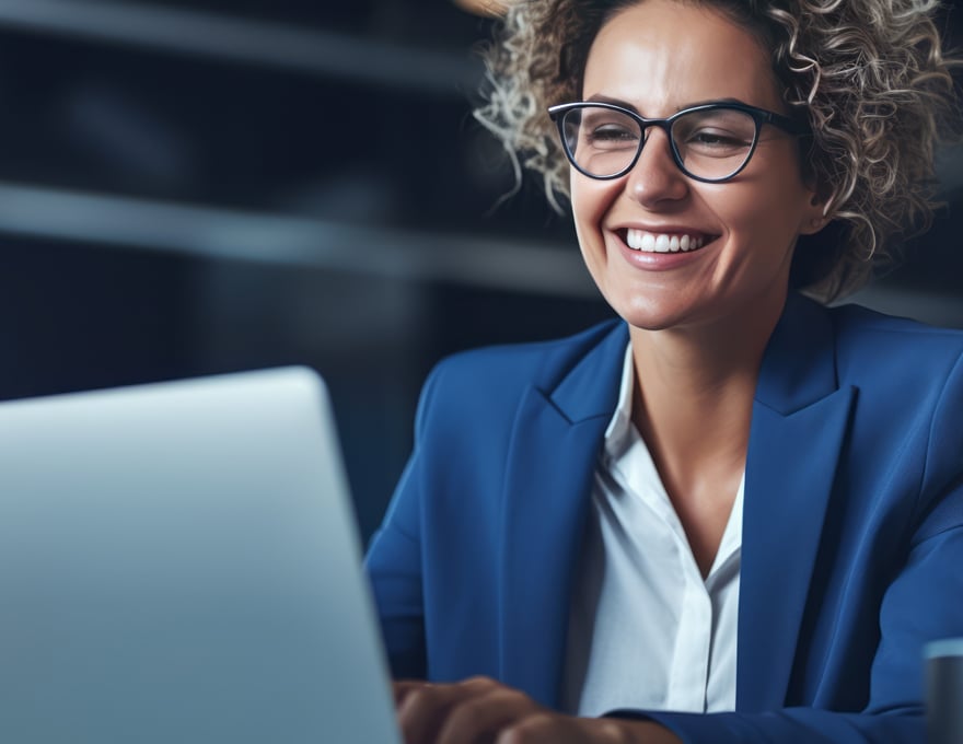 Happy-Woman-Laptop